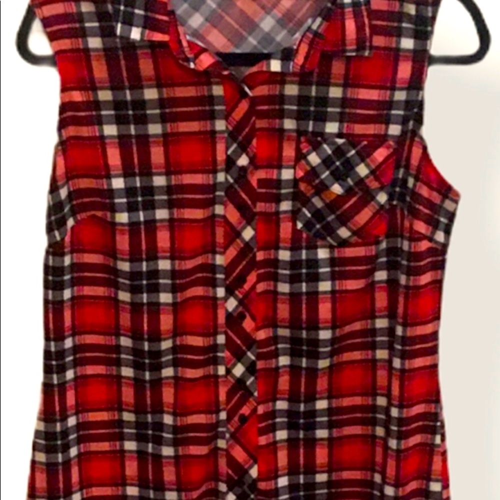 Light flannel style, very soft cut off sleeves
